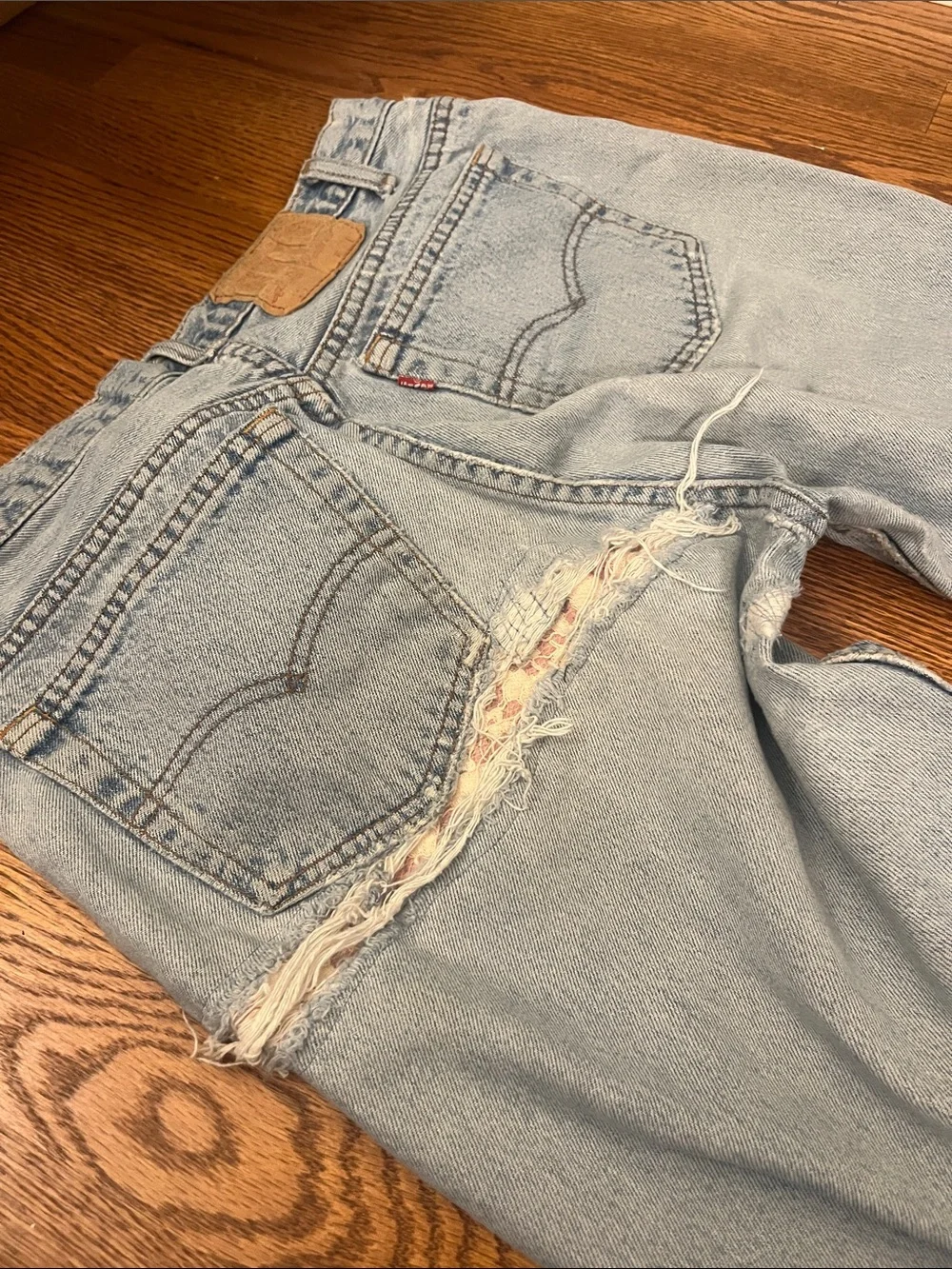 Levi Light Blue Distressed patched Jeans - Picture 10 of 10
